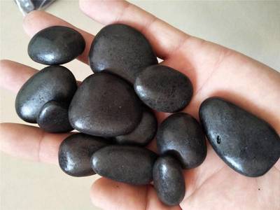 【天然黑色鹅卵石报价 30到50mm精美黑色雨花石图片】天然黑色鹅卵石报价 30到50mm精美黑色雨花石 - 灵寿县永顺矿产品加工厂